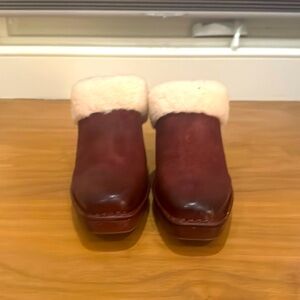Born HOPE dark red distressed shearling combo mules, size 10 (Euro 42).